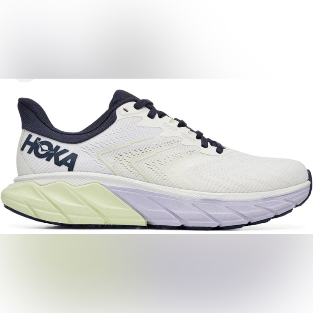 EUC! Women’s Hoka “Arahi 5” Blanc De Blanc / Outer Space size 9.5 retails $150+